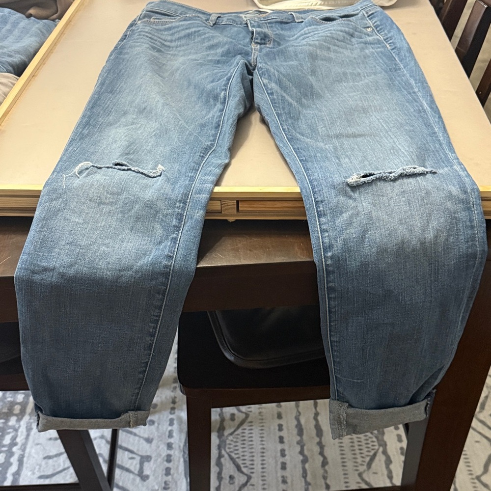 Ann Taylor women’s  Relaxed Blue Jeans